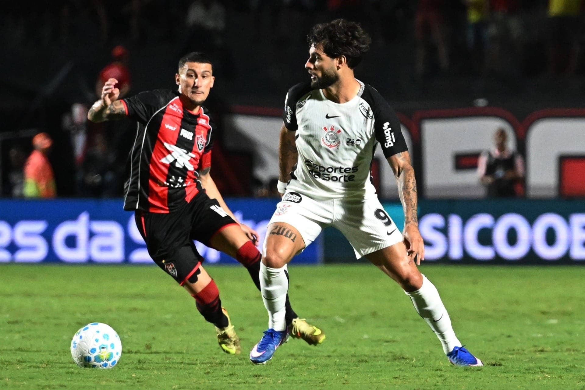 Corinthians e Vitória em jogo válido pela 12ª rodada do Campeonato Brasileiro