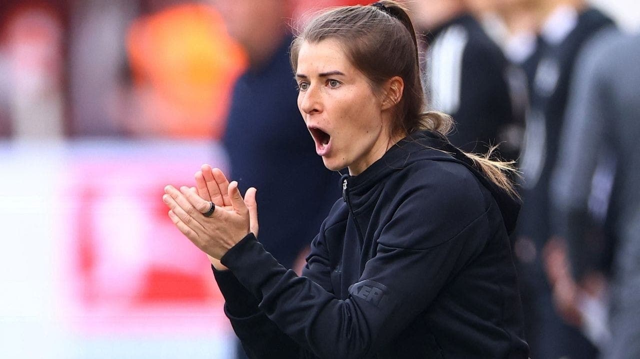 Marie-Louise Eta em estreia como técnica efetivada do Union Berlim