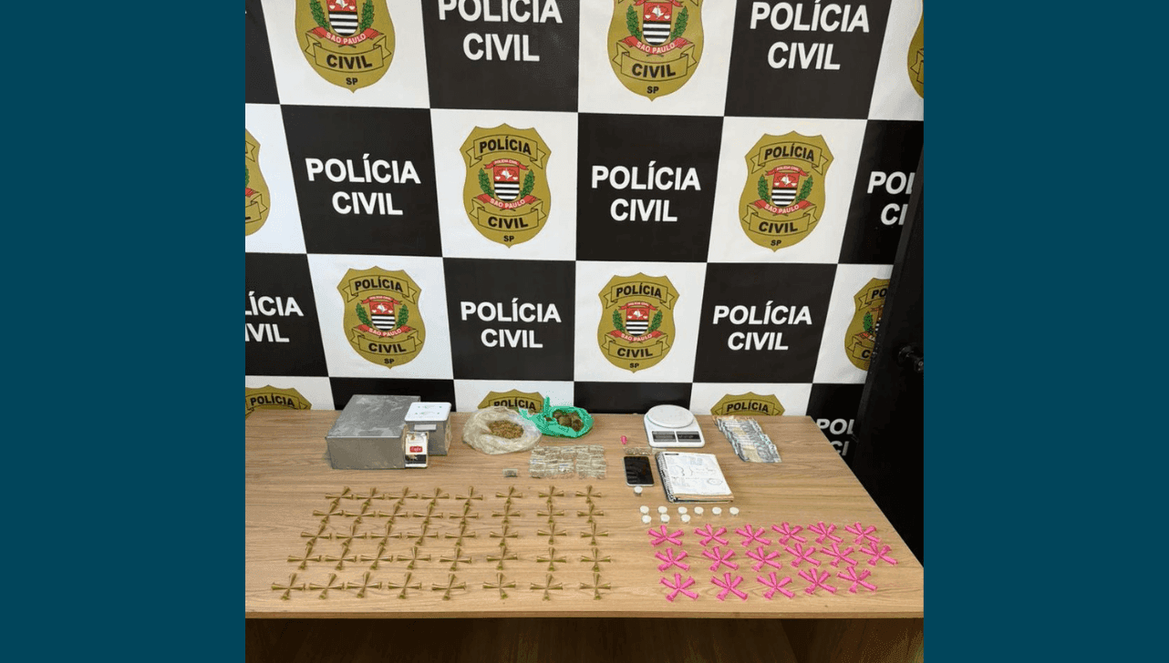 Equipes da Polícia Civil apreenderam dinheiro e entorpecentes durante a ação