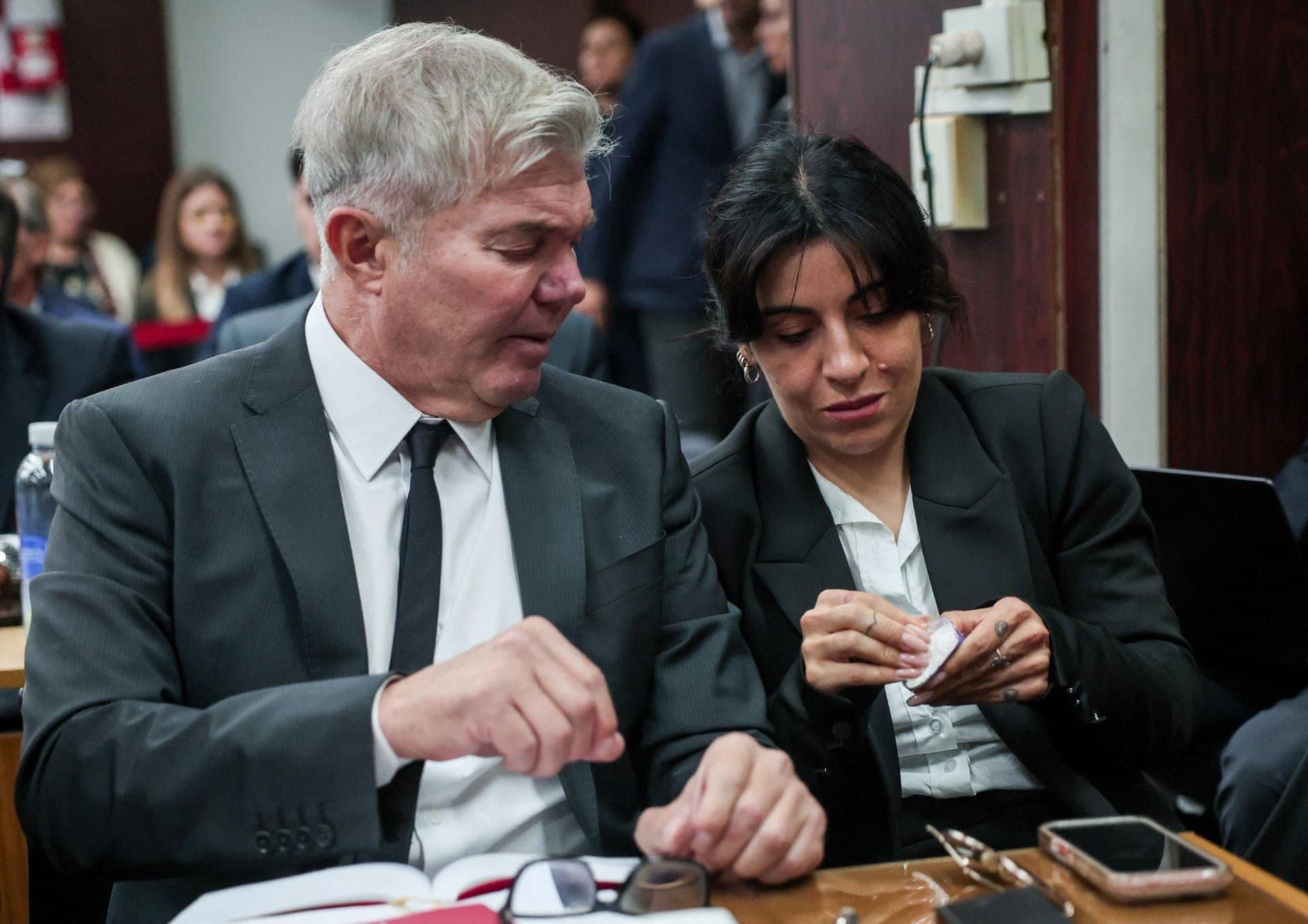Giannina Maradona (à direita) durante julgamento sobre morte do pai