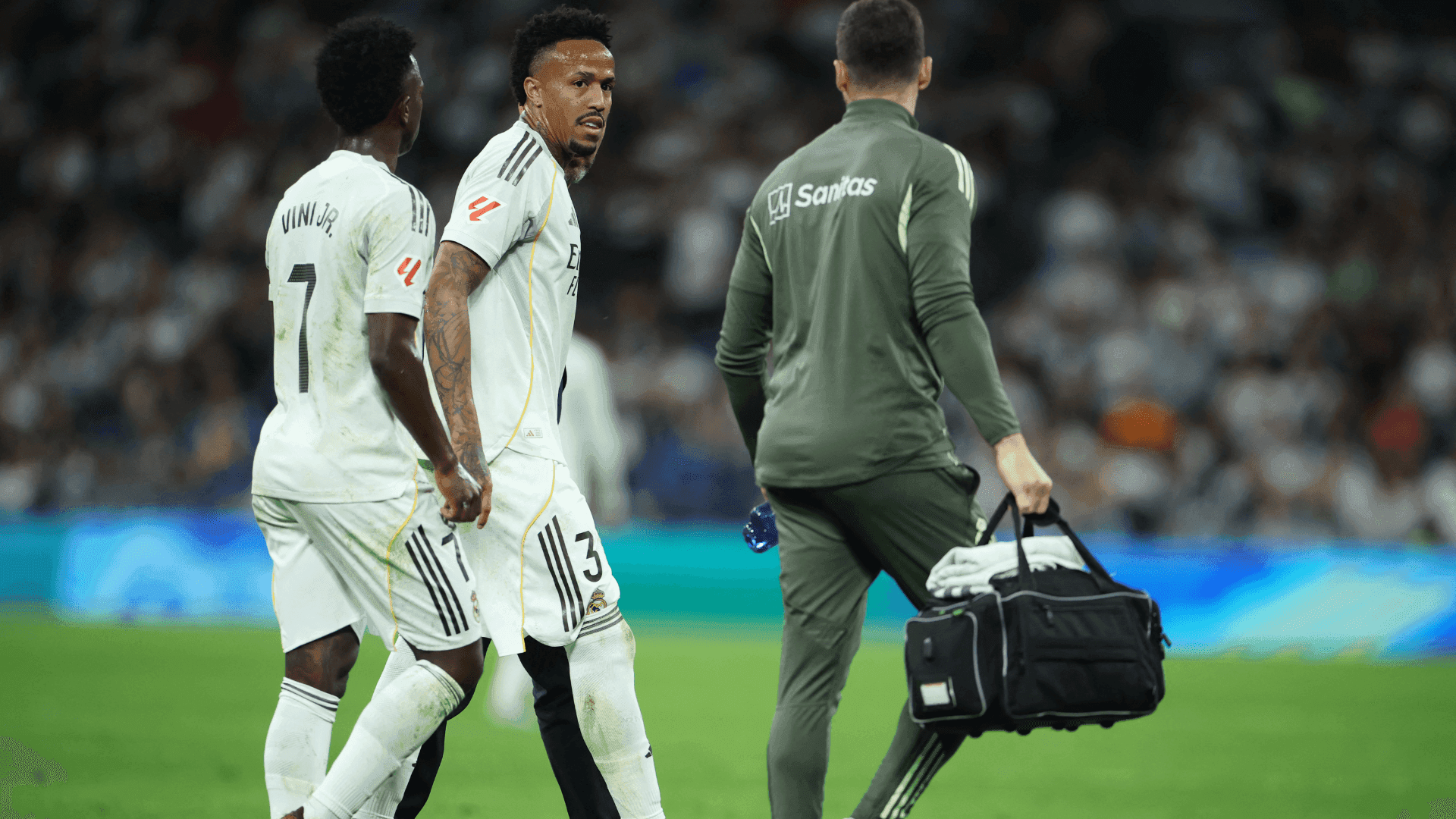 Militão sente dores no joelho e é substituído no Real Madrid