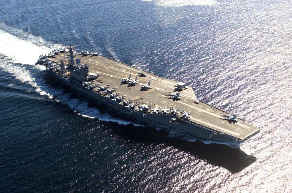 Navio de guerra dos EUA pode atracar no Brasil