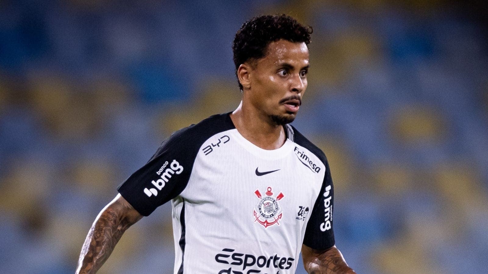 Allan, volante do Corinthians