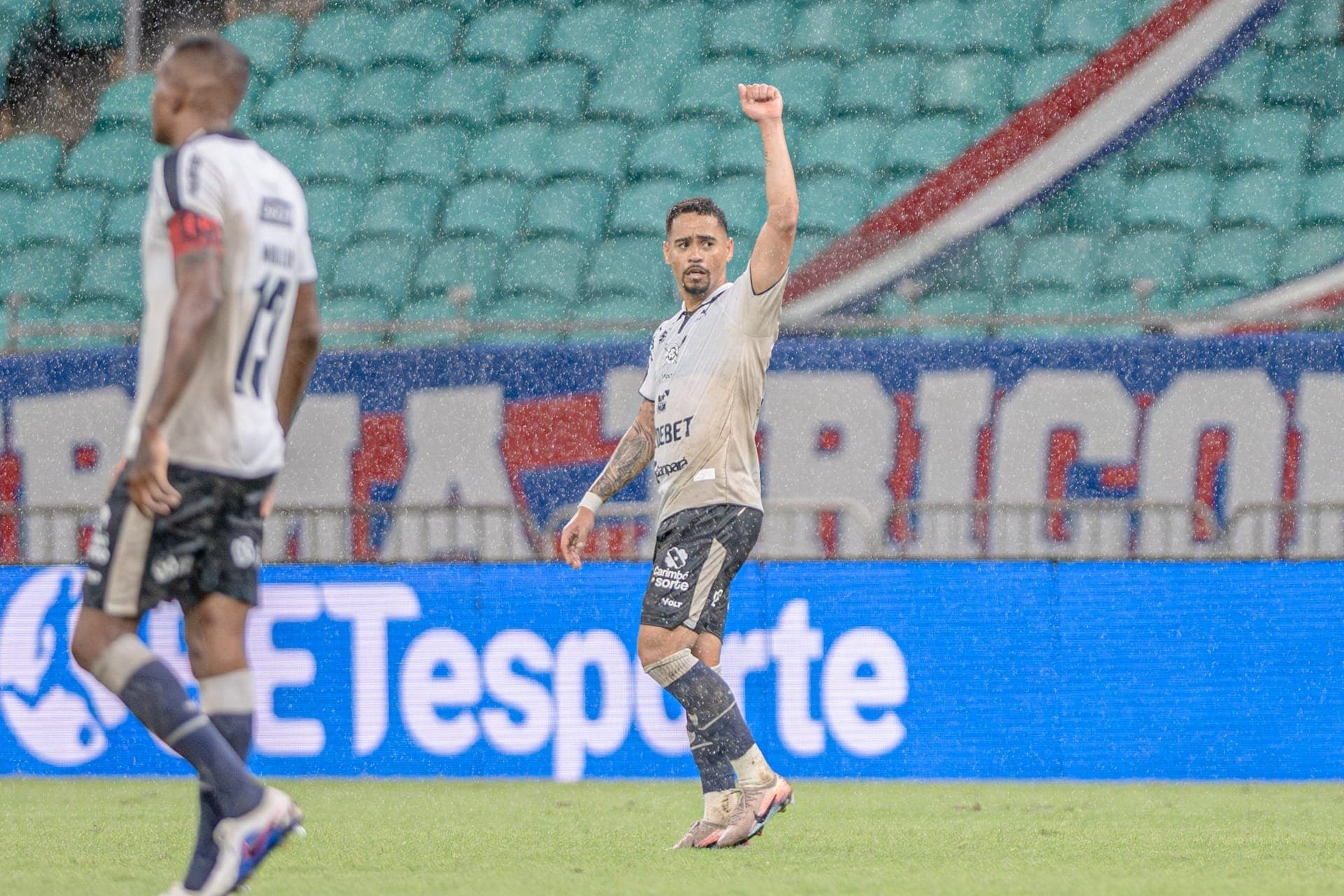 Yago Pikachu fez um dos gols do Remo