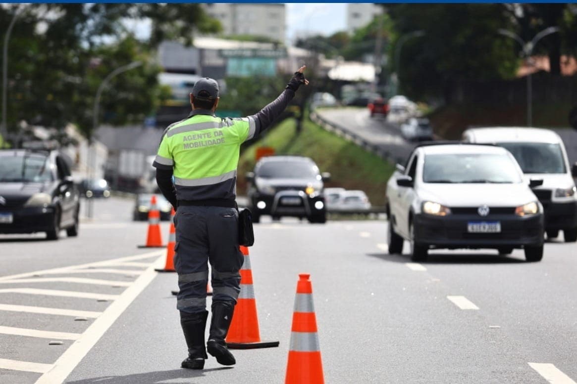 A Prefeitura de São José dos Campos mantém a segurança viária com prioridade permanente e compromisso com a vida; dados do Infosiga registram queda no número de óbitos