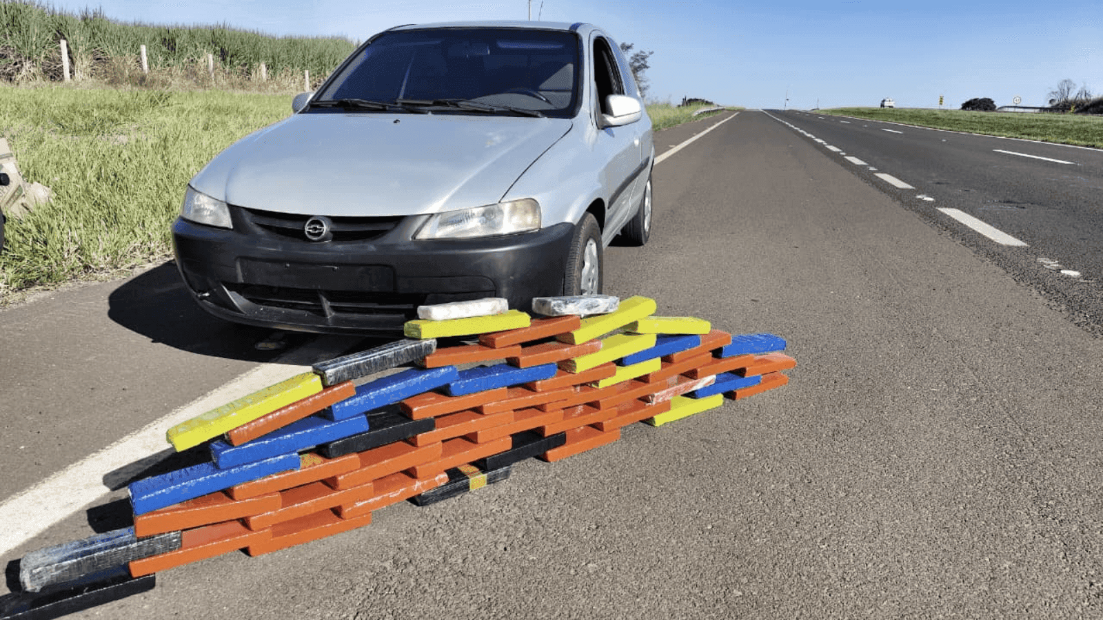 O motorista informou ainda que receberia R$ 4 mil pelo transporte