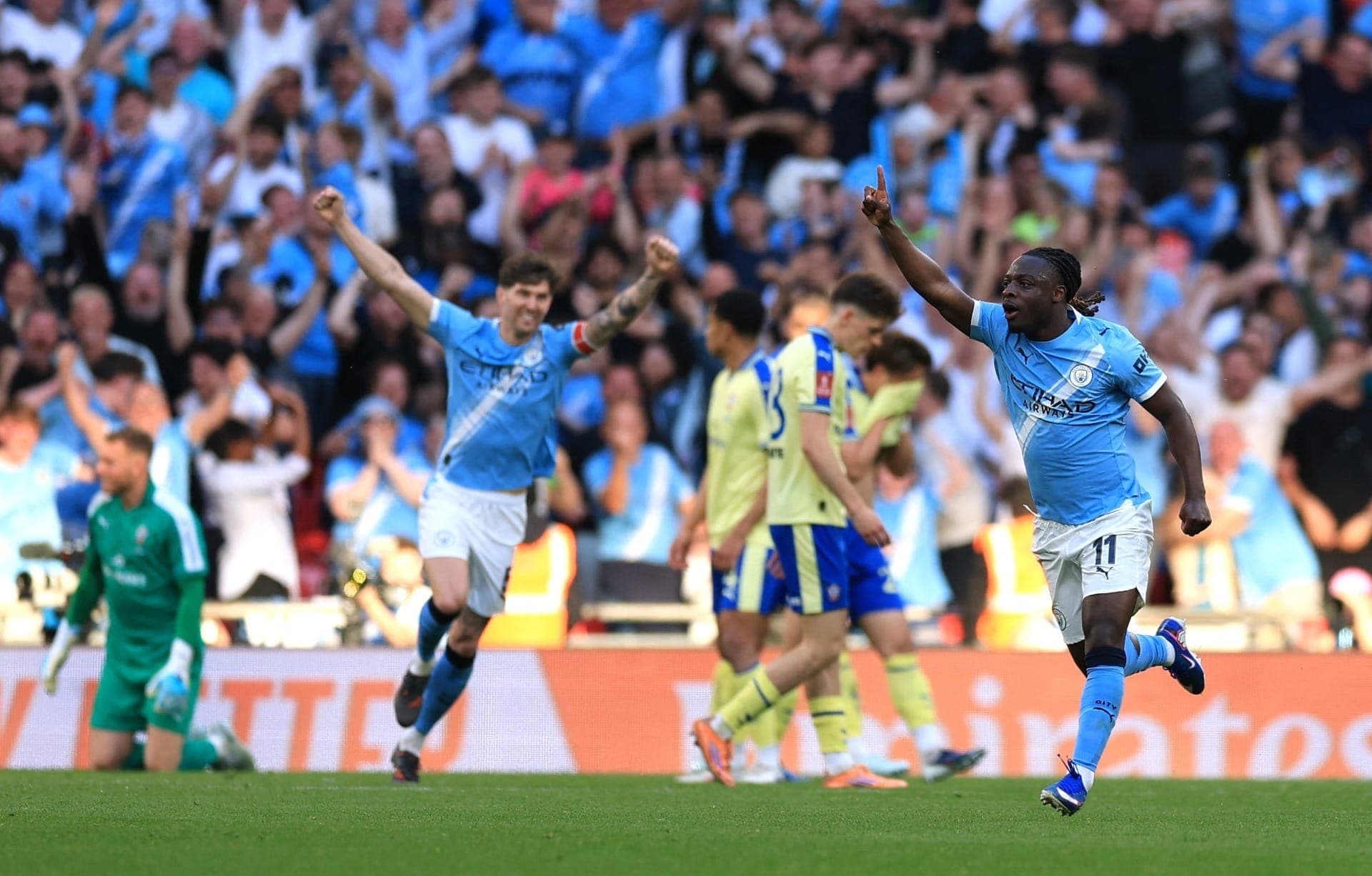 Doku comemora gol do Manchester City sobre Southampton