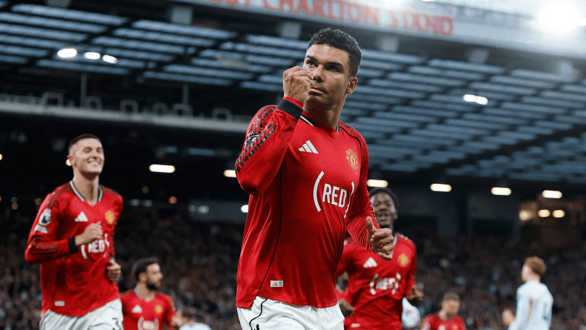 Casemiro comemorando o gol da vitória do United
