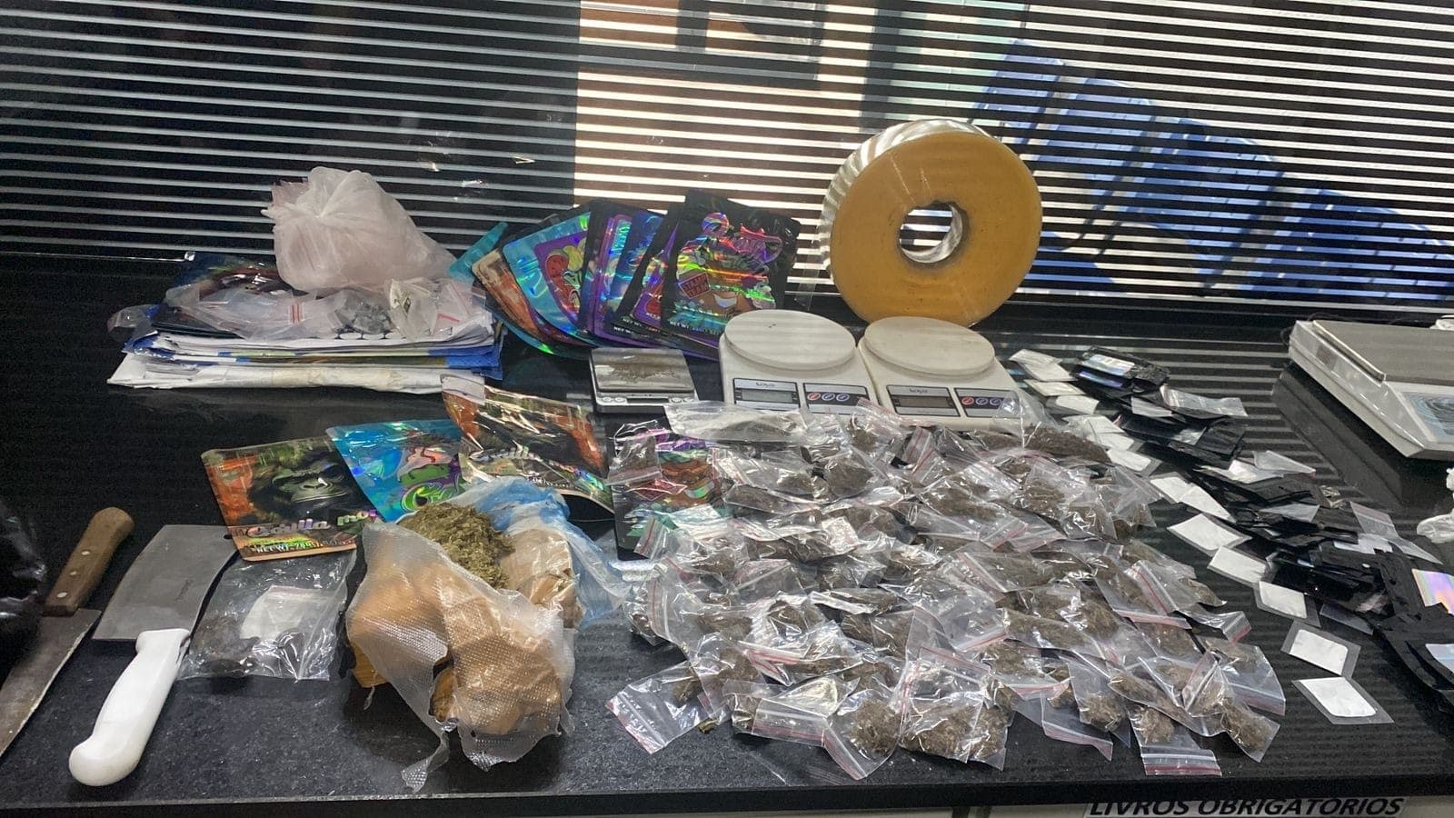 Cerca de 1 kg de drogas, entre maconha, cocaína e haxixe, foi apreendido pela Guarda Municipal em imóvel abandonado usado para o tráfico em Itatiba.