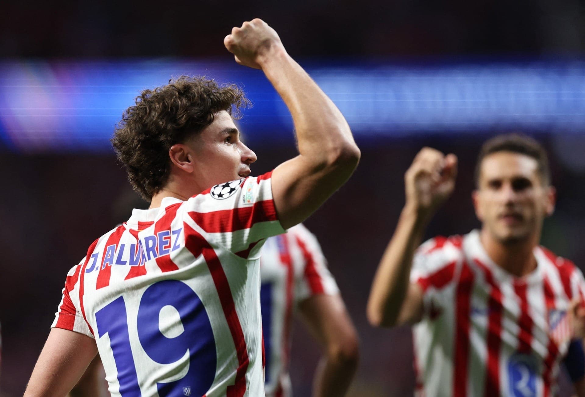 Julian Álvarez comemora gol pelo Atlético de Madrid contra Arsenal