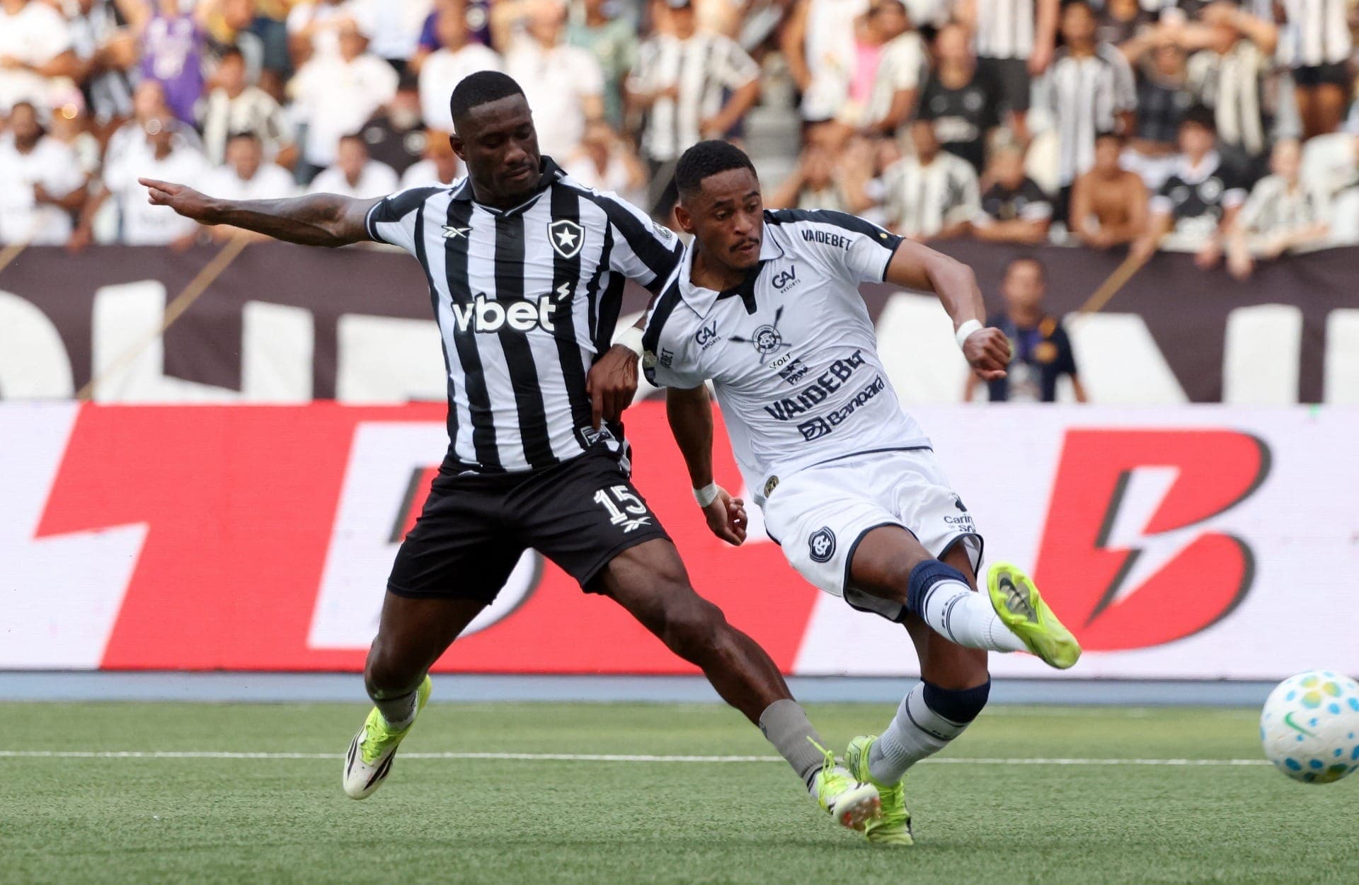 Botafogo e Remo jogaram pelo Campeonato Brasileiro neste sábado (2)