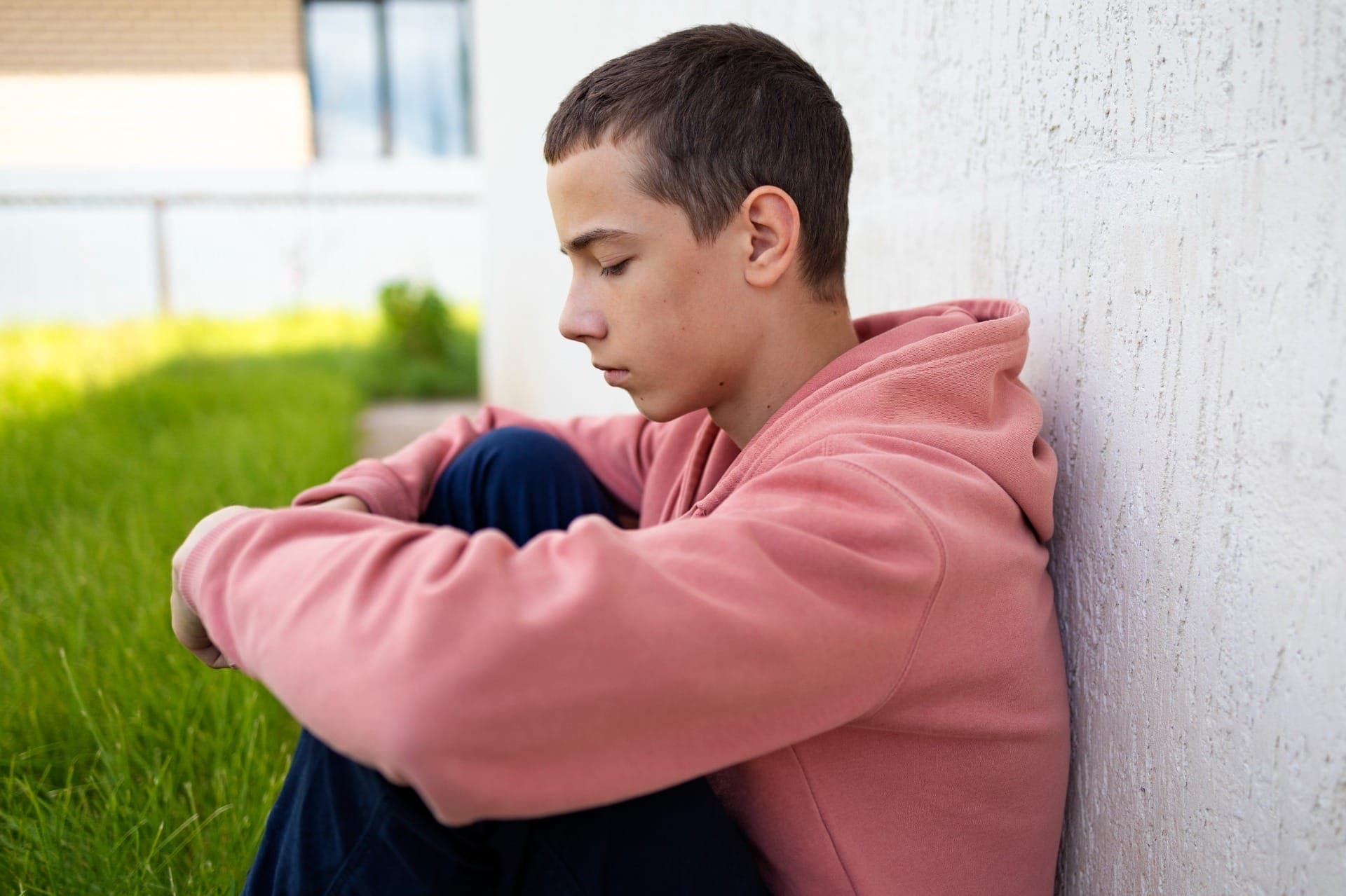Estudo com quase 12 mil adolescentes mostra que a sensação de insegurança impacta saúde mental e cognição