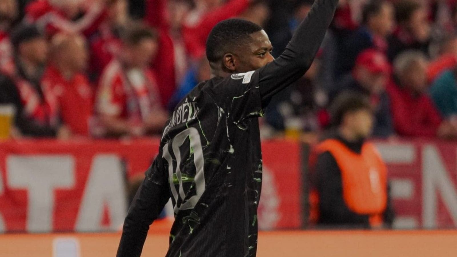Dembélé comemora gol do PSG contra o Bayern