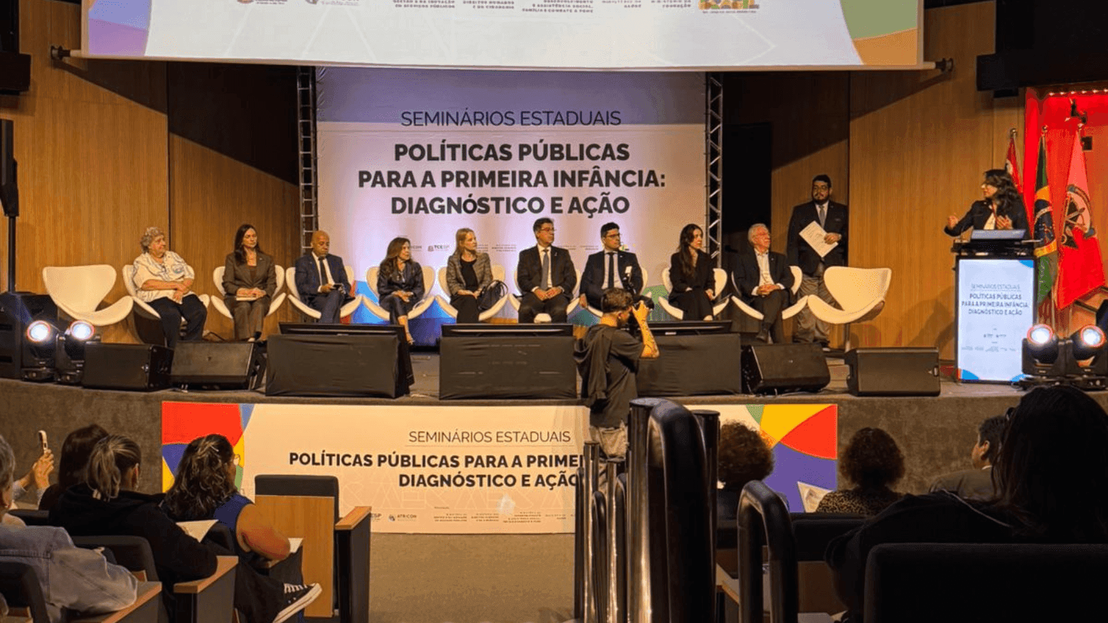 O evento reúne representantes de diversos municípios
