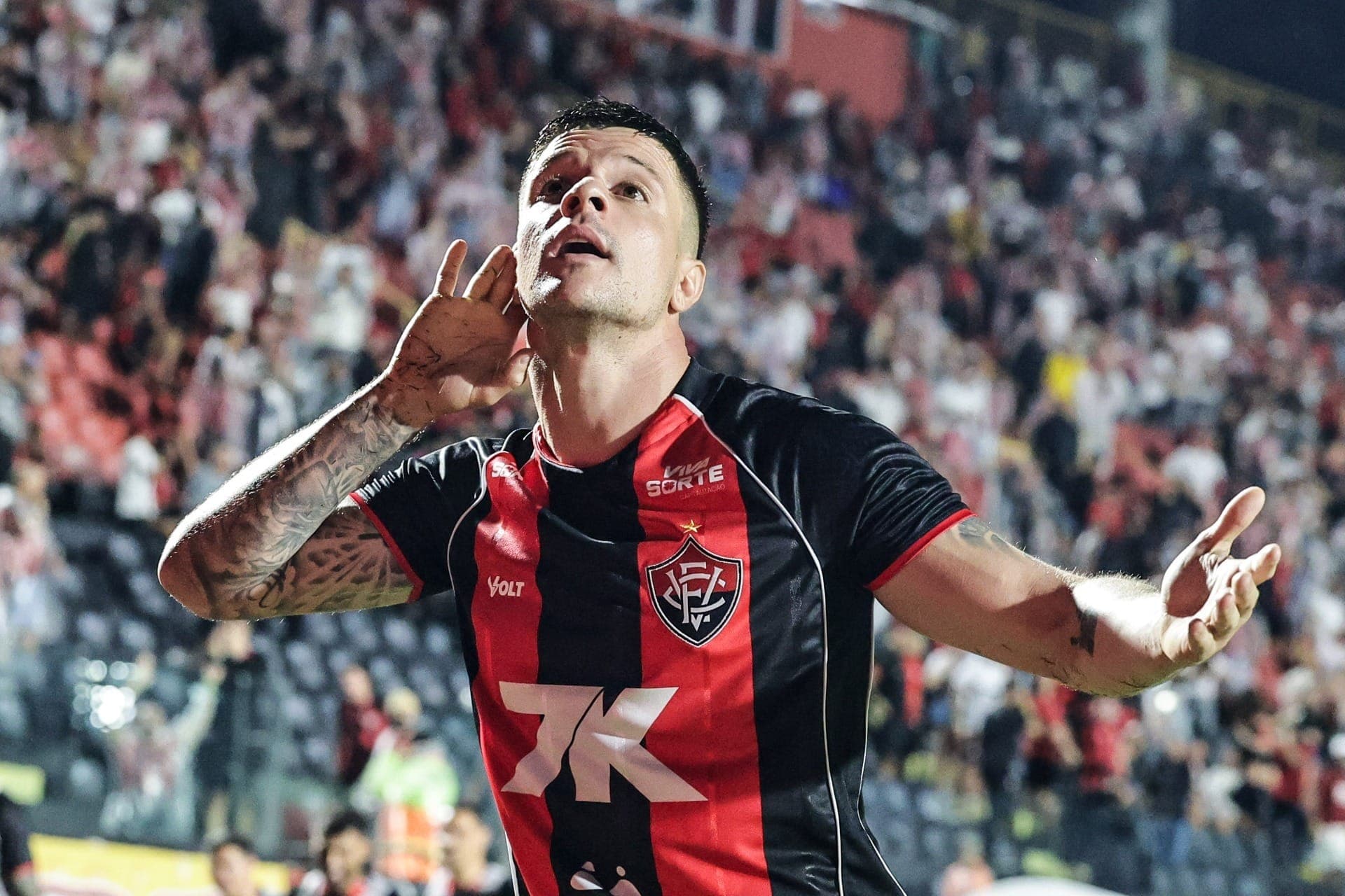 Renato Kayzer fez o gol do Vitória