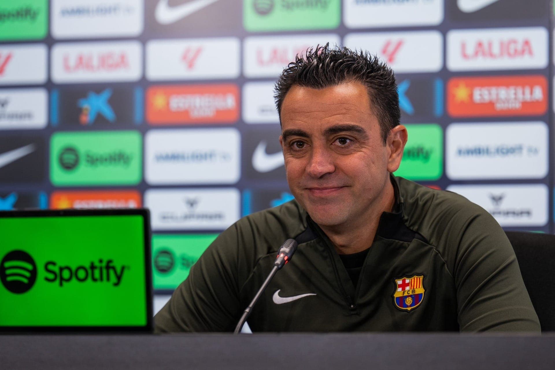 Xavi estreou como treinador no Al-Sadd (Catar) entre 2019 e 2022 e está sem clube desde que deixou o Barça