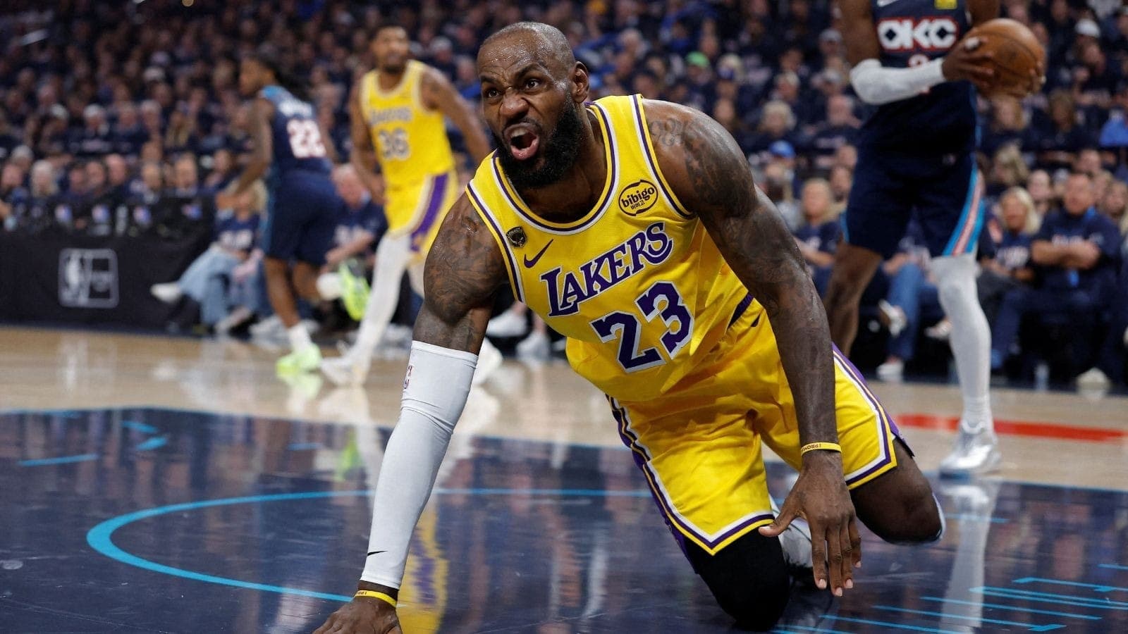 Lebron James, do Lakers, contra Oklahoma