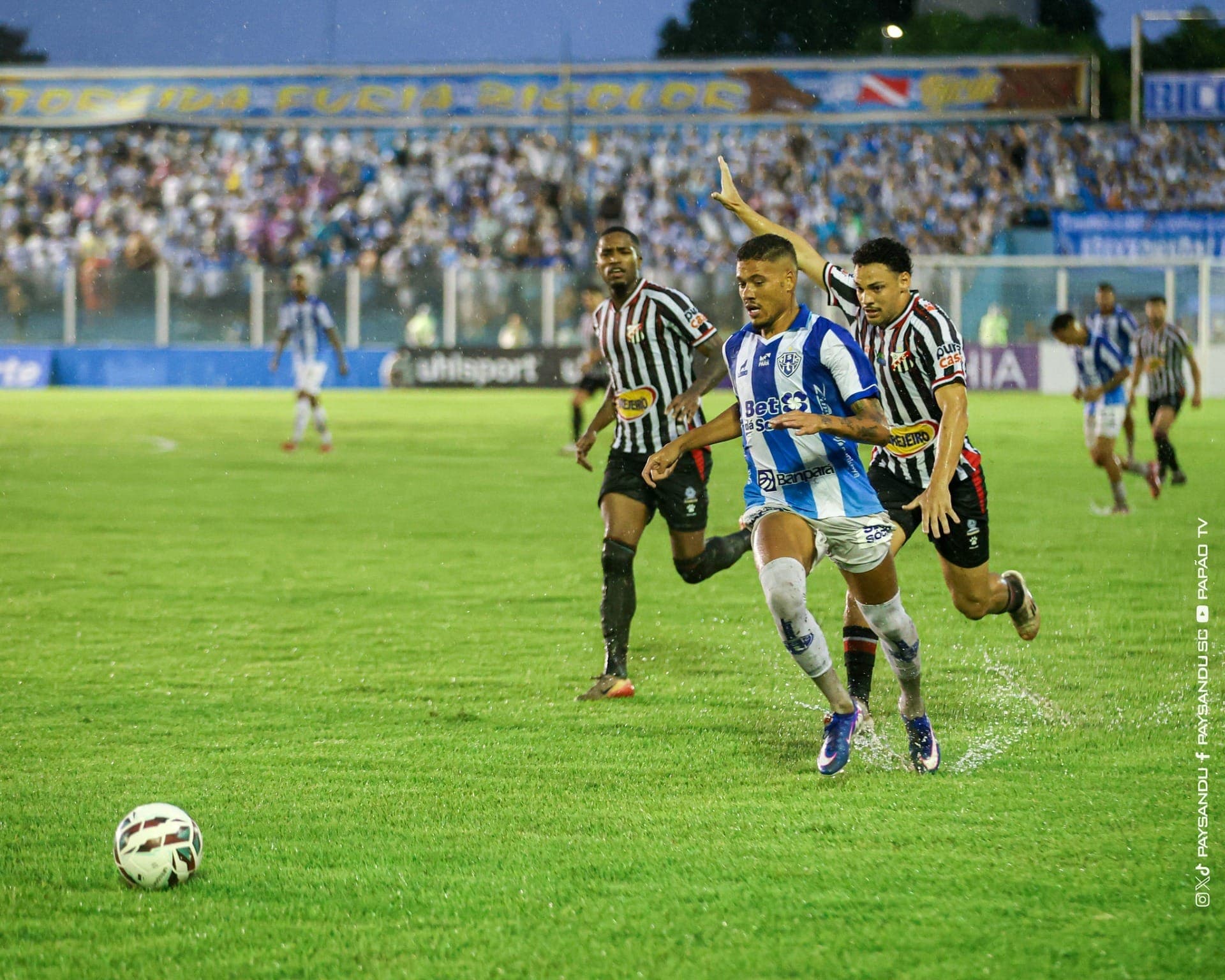Paysandu vence com um jogador a menos e assume a liderança da Série C