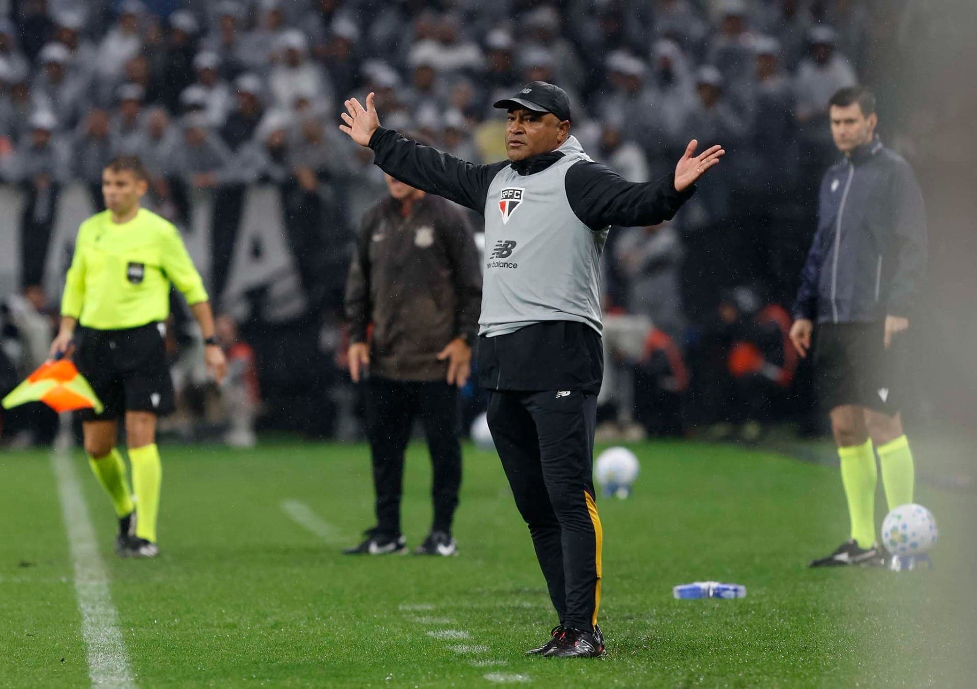 Roger Machado em derrota do São Paulo para o Corinthians
