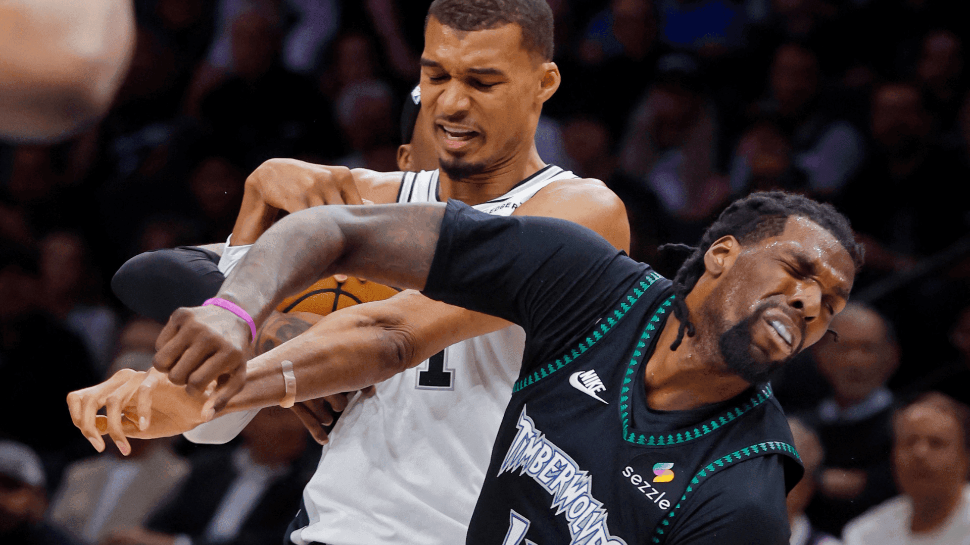 Wemby foi expulso no Spurs x Wolves