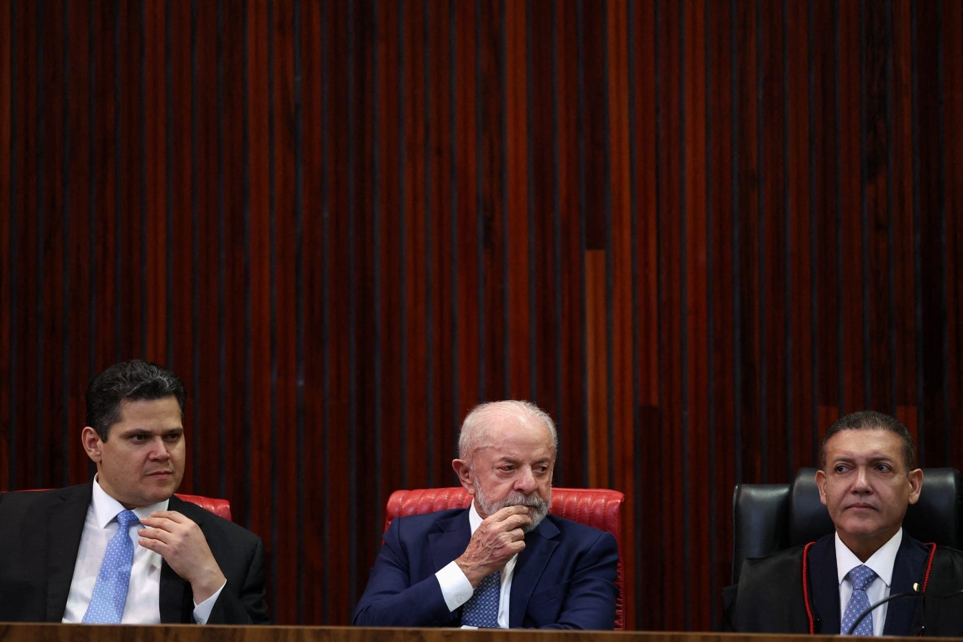 Alcolumbre e Lula ao lado de Nunes Marques
