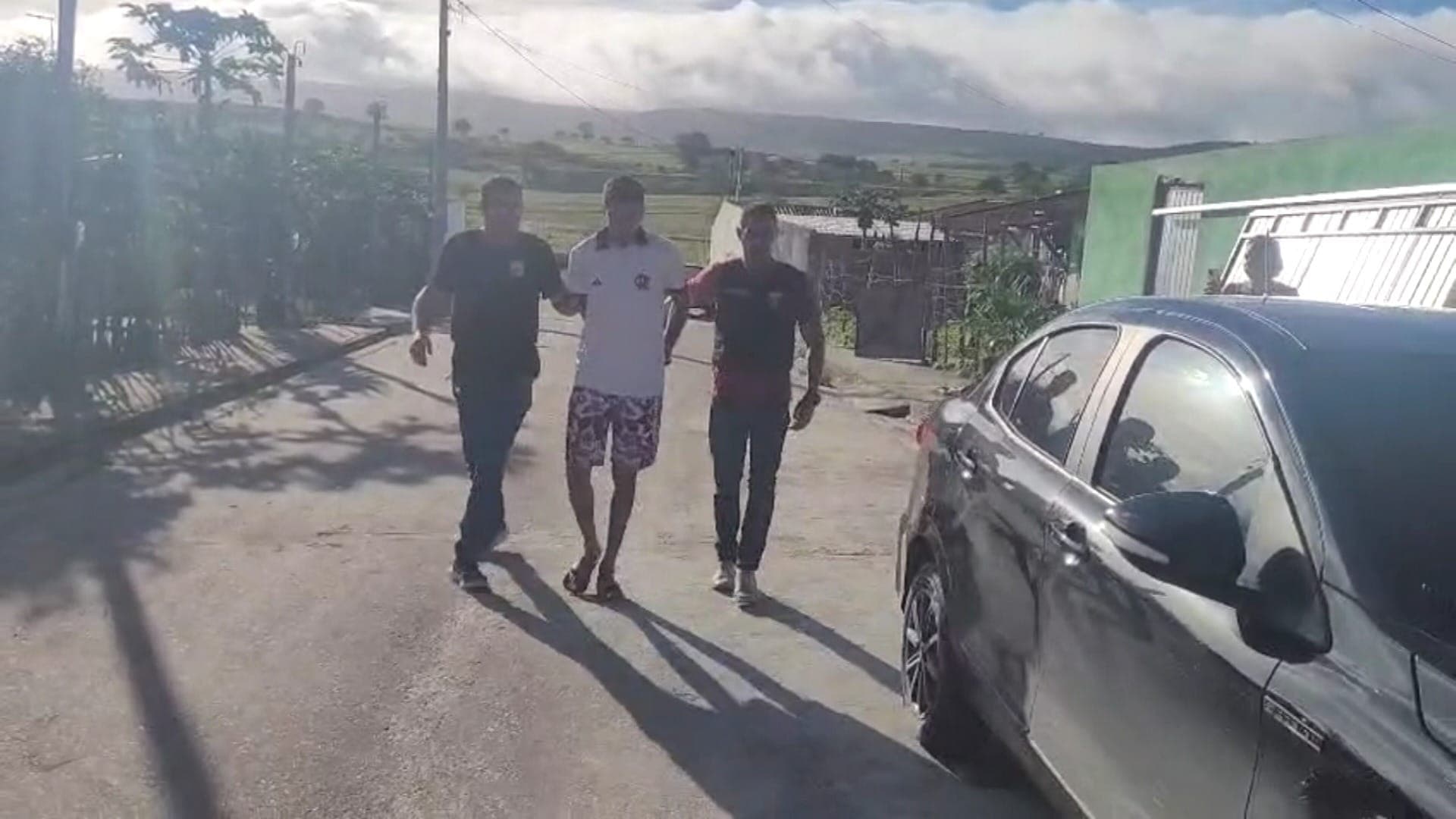 Cantor de funk é preso por matar homem a facadas no PE