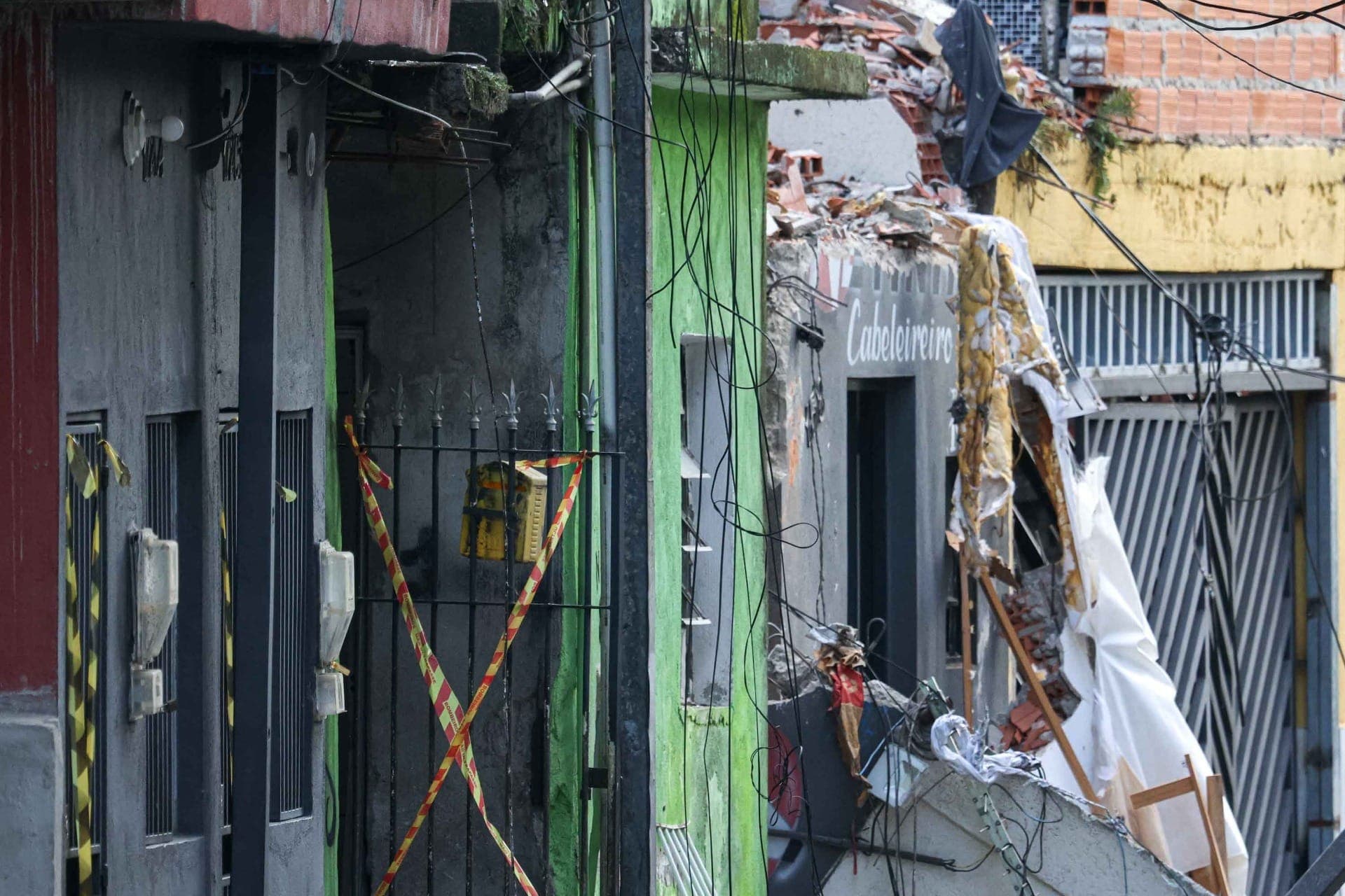 Explosão no Jaguaré: mais de 30 casas ficam destruídas