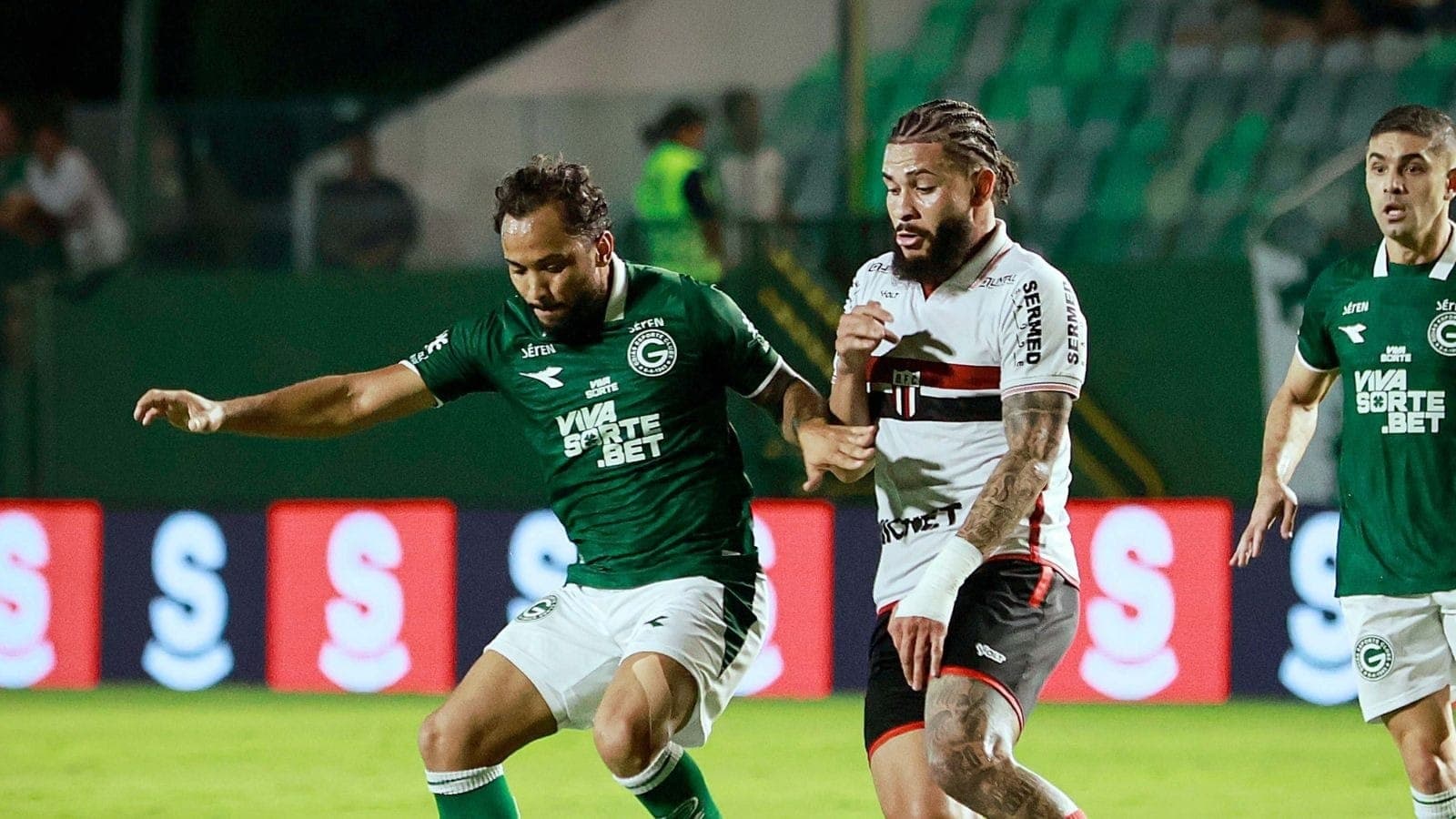 Goiás vence o Botafogo-SP pela Série B
