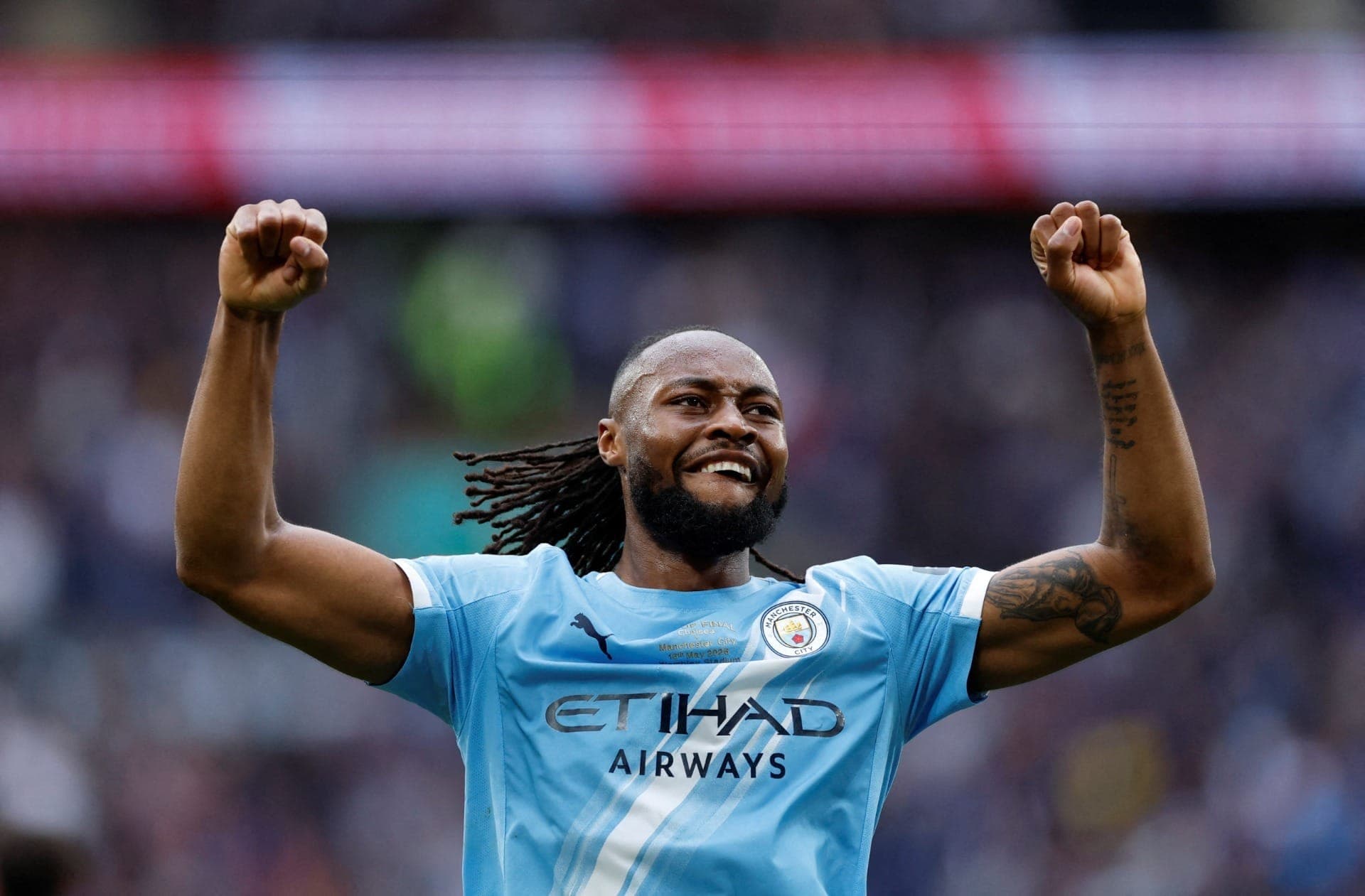 Semenyo comemora gol contra o Chelsea na final da FA Cup