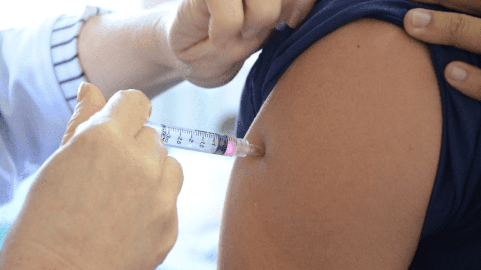 As orientações são sobre os riscos e cuidados com o sarampo