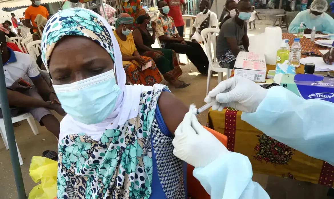 Surto de Ebola na África