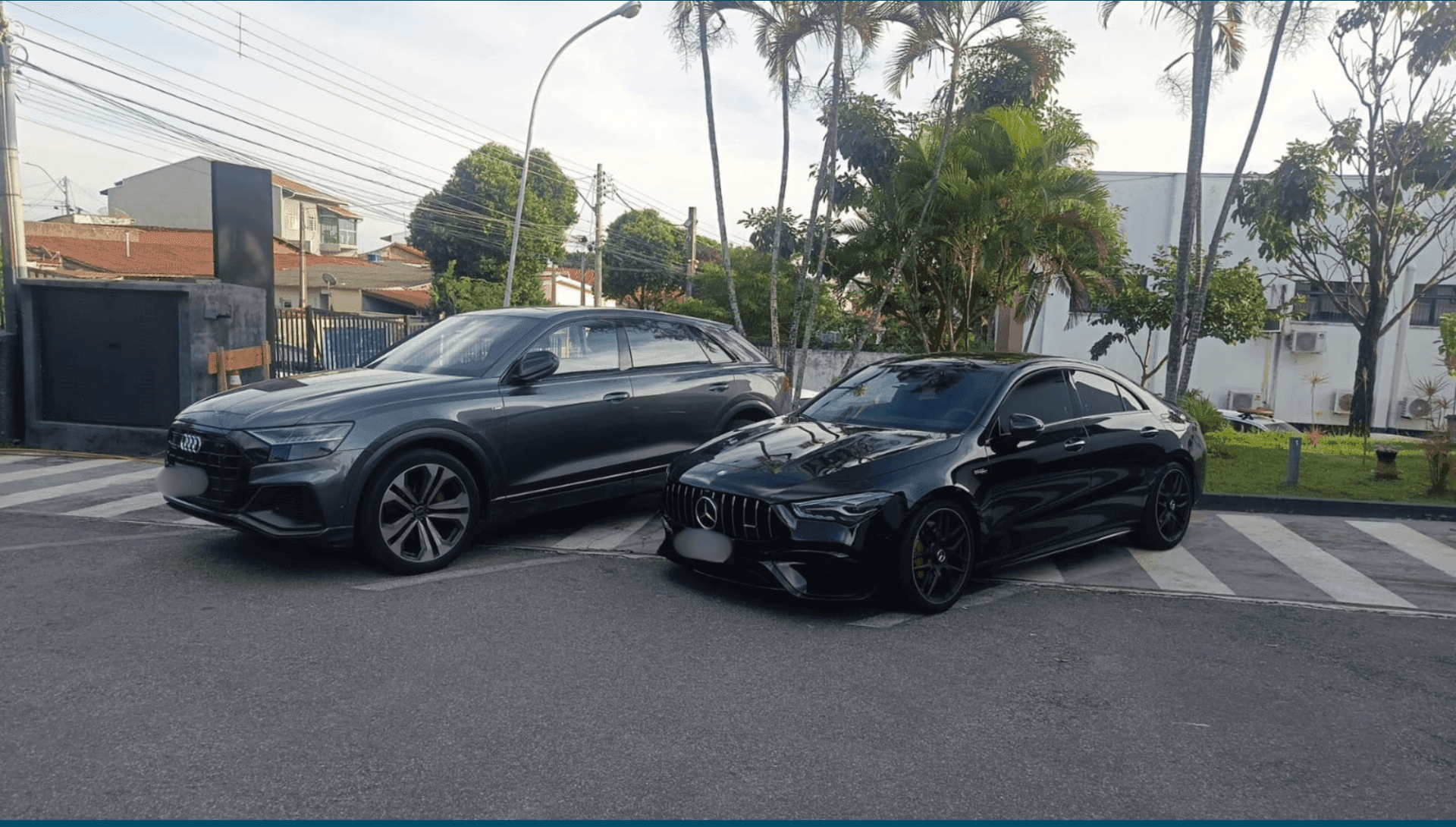 Carros apreendidos durante a prisão do investigado