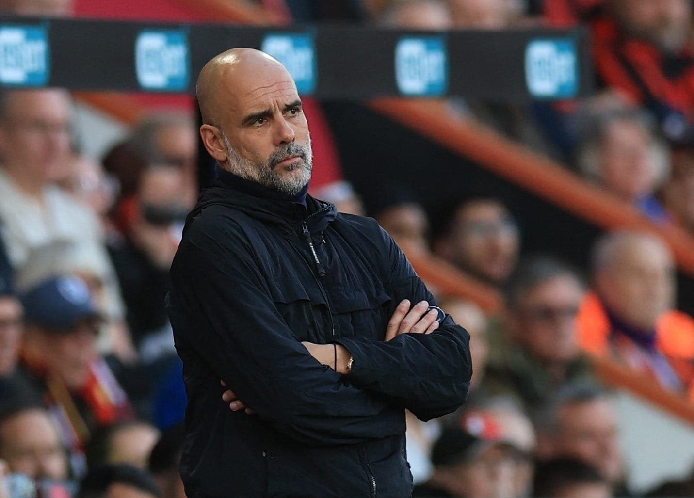 Pep Guardiola em jogo do City contra o Bournemouth
