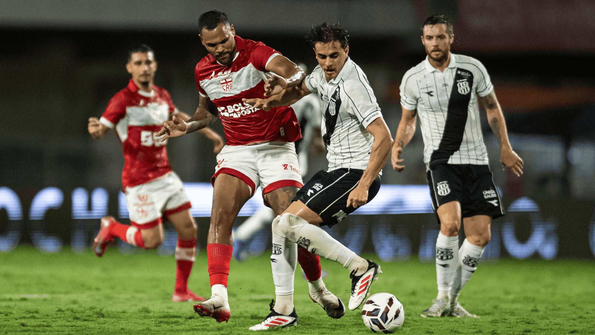 CRB vence a Ponte Preta e vai a 14 pontos