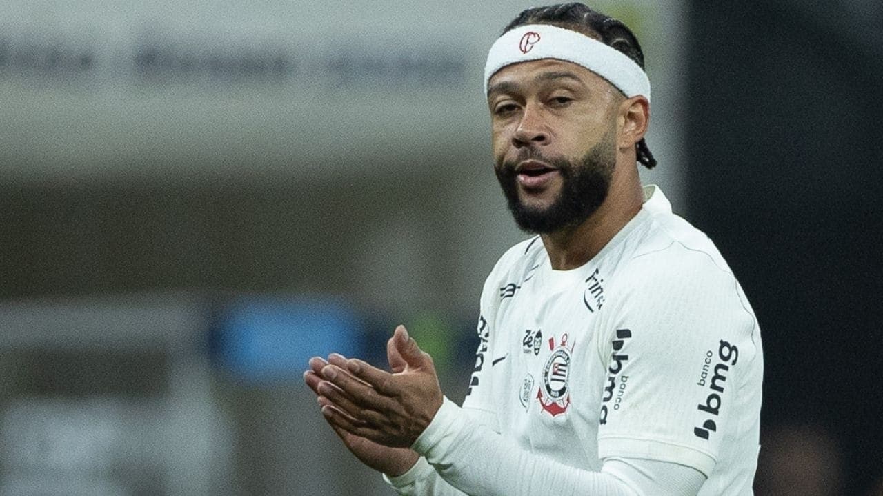 Memphis Depay votou a jogar pelo Corinthians após mais de dois meses