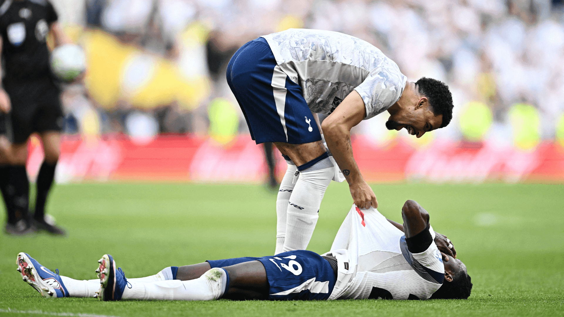 Spurs se salvam da degola na última rodada da Premier League 2025/26
