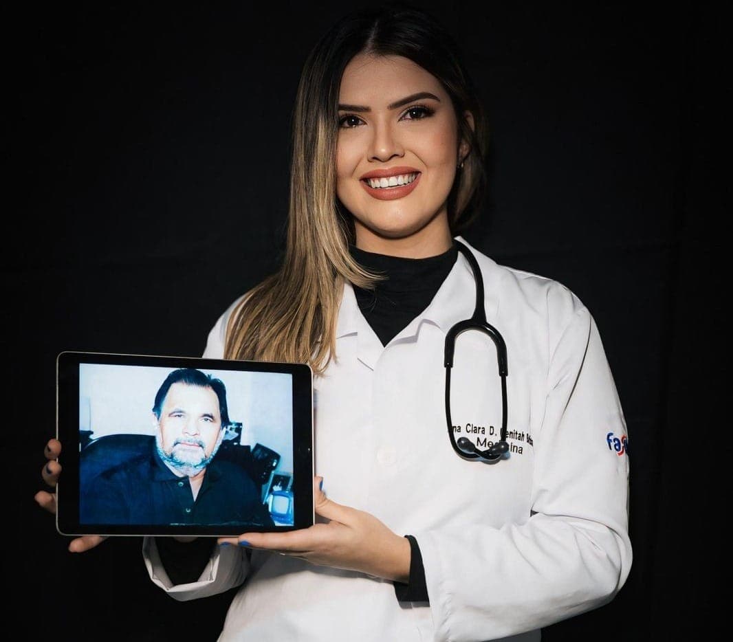 A futura médica carrega no jaleco a história e os valores que vêm de casa