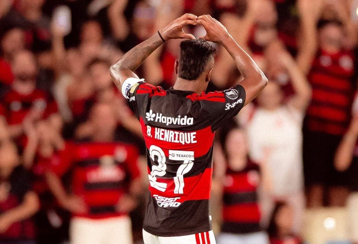 Bruno Henrique comemora gol do Flamengo
