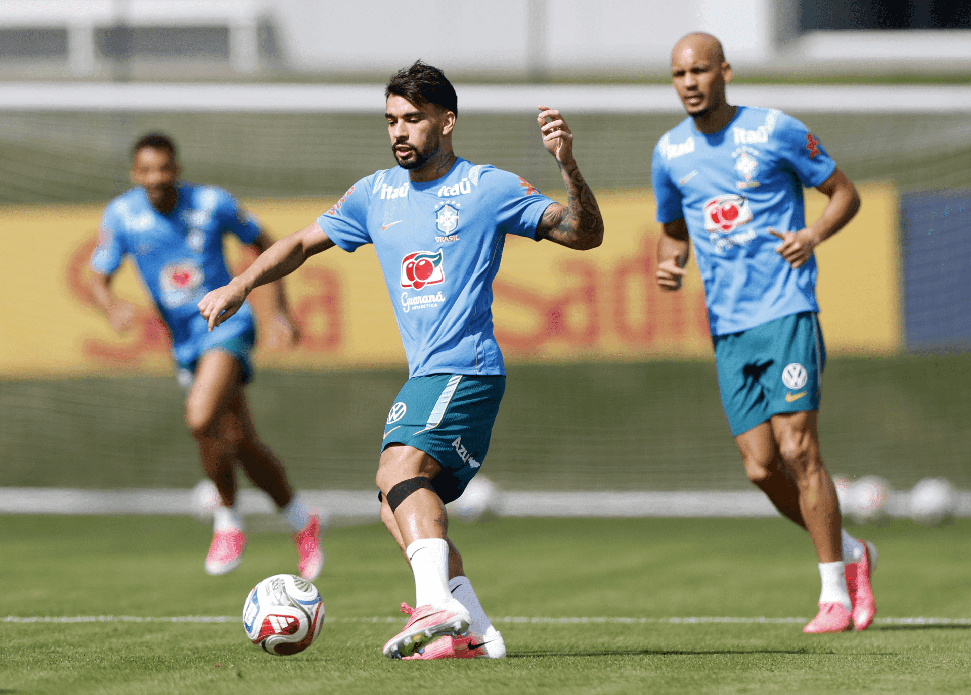 Paqueta durante treino da Seleção Brasileira
