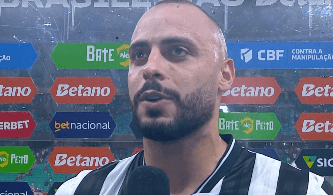 Arthur Cabral desabafa em entrevista