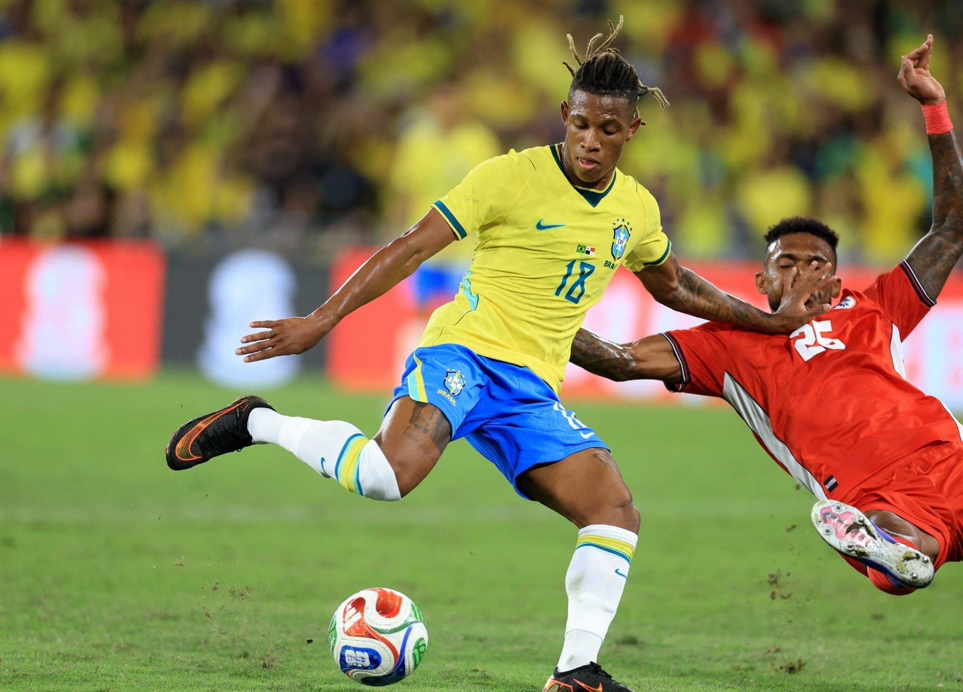Danilo entrou no 2º tempo, foi bem e pode virar titular