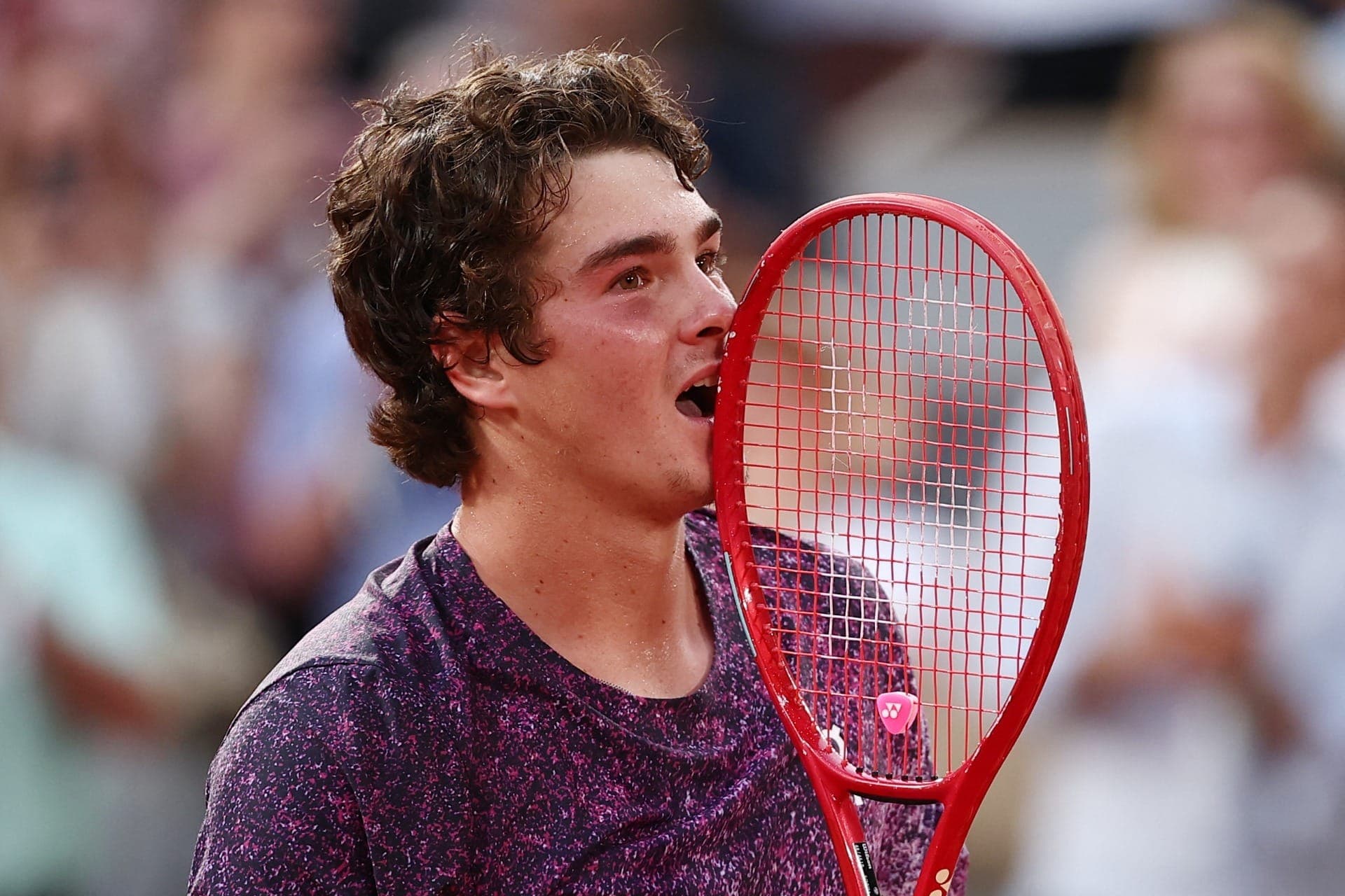 João Fonseca durante jogo em Roland Garros