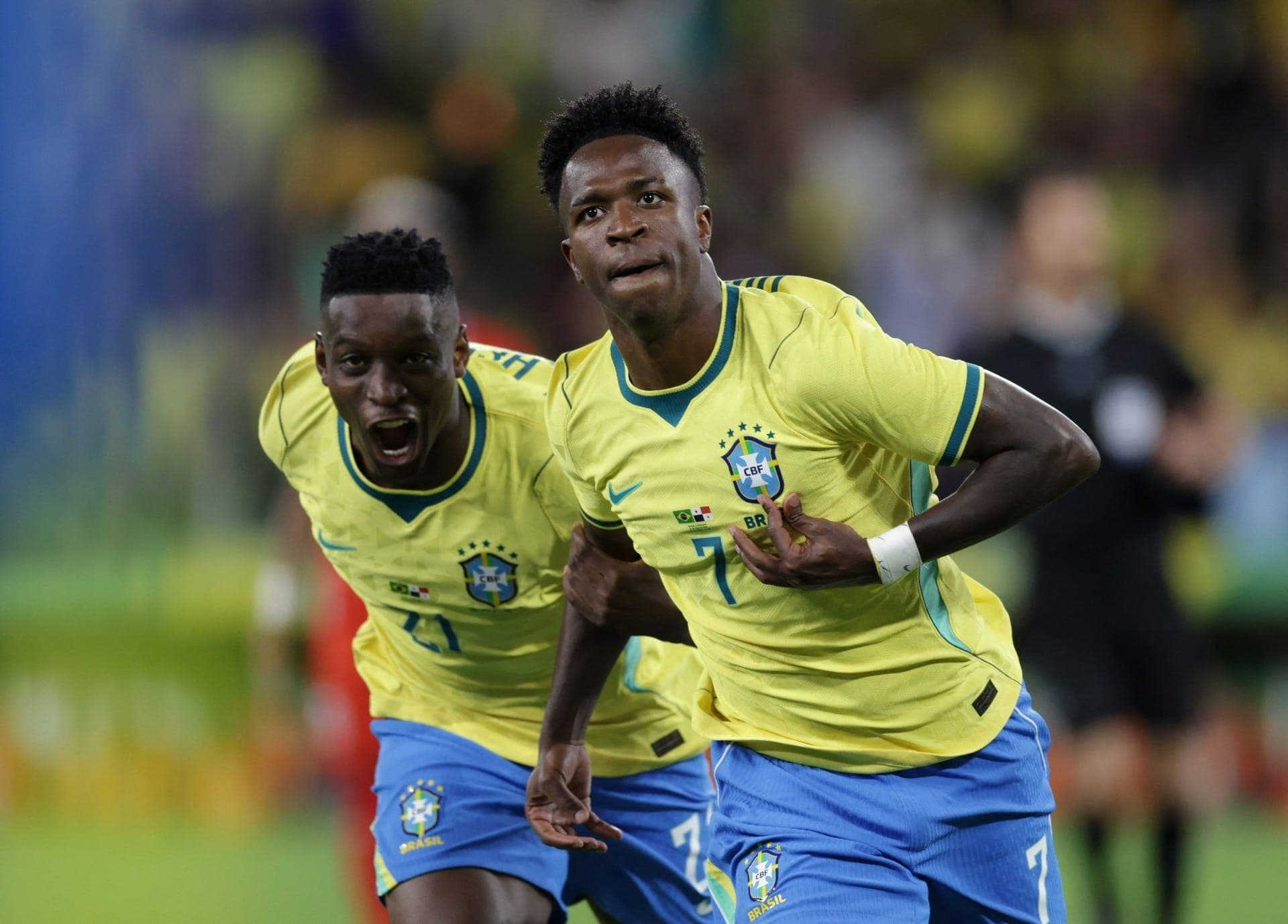 Vini Jr. comemora gol contra o Panamá