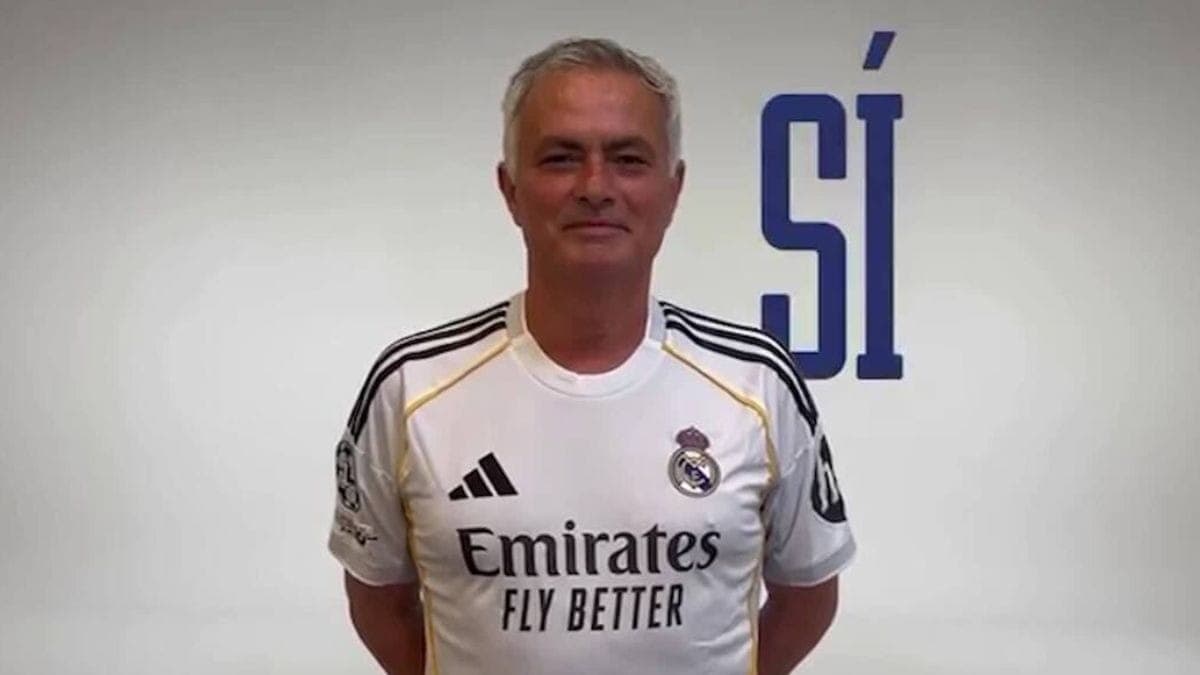 Mourinho com a camisa do Real em vídeo divulgado por Florentino