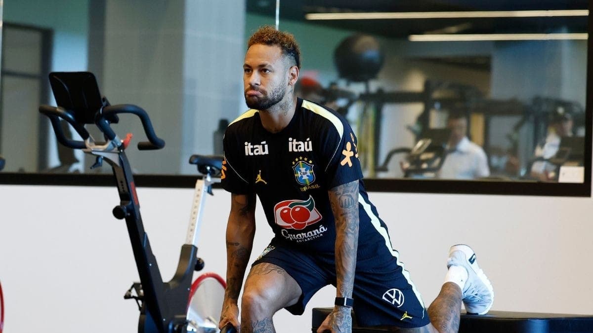Neymar durante recuperação com a Seleção Brasileira