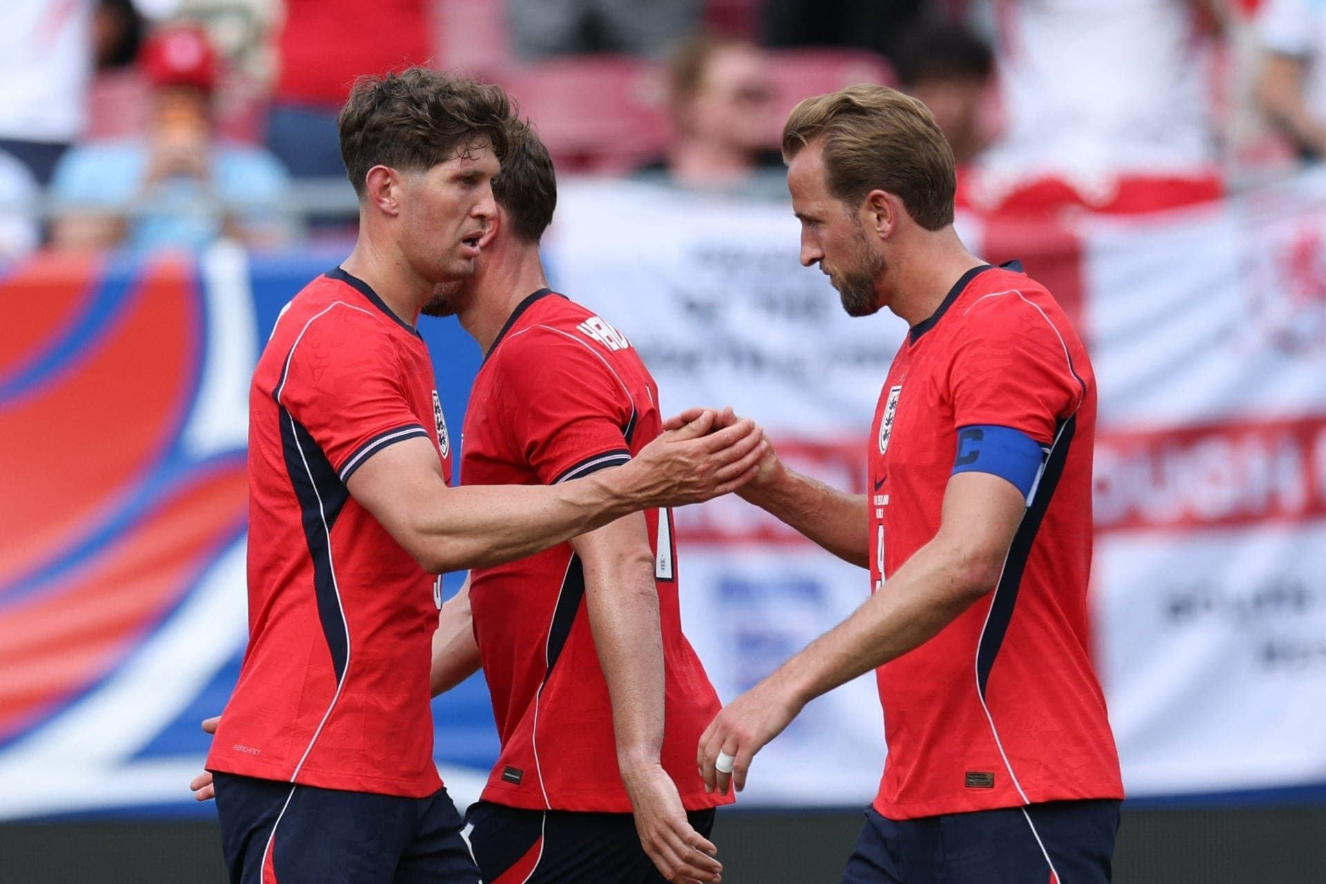 Kane comemora gol da Inglaterra