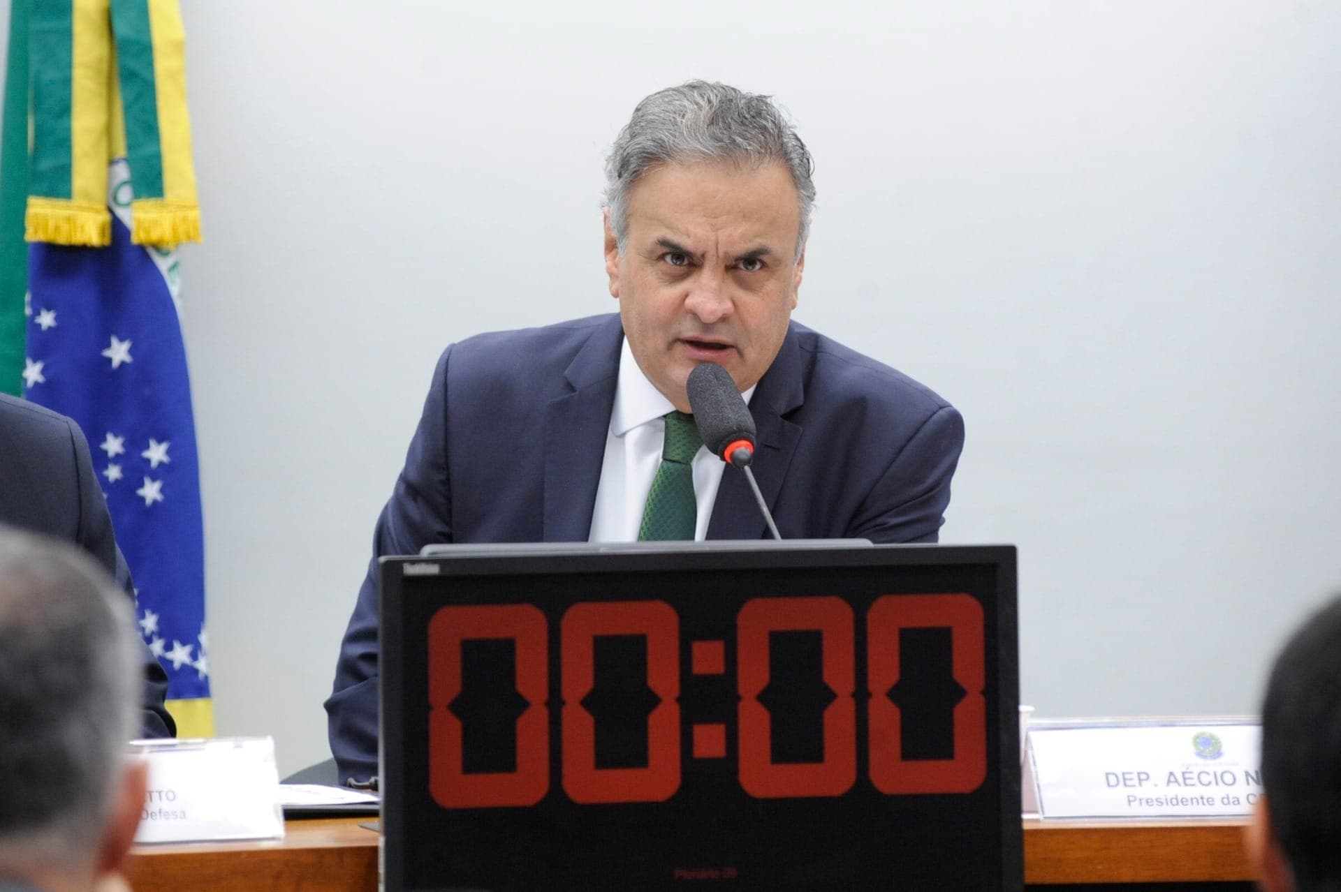 Aécio diz que Brasil escolheu 'caminho equivocado' ao não o eleger em 2014