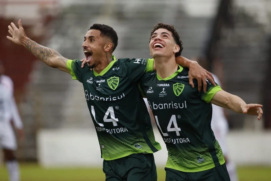 São Luiz eliminou o Joinville em confronto direto