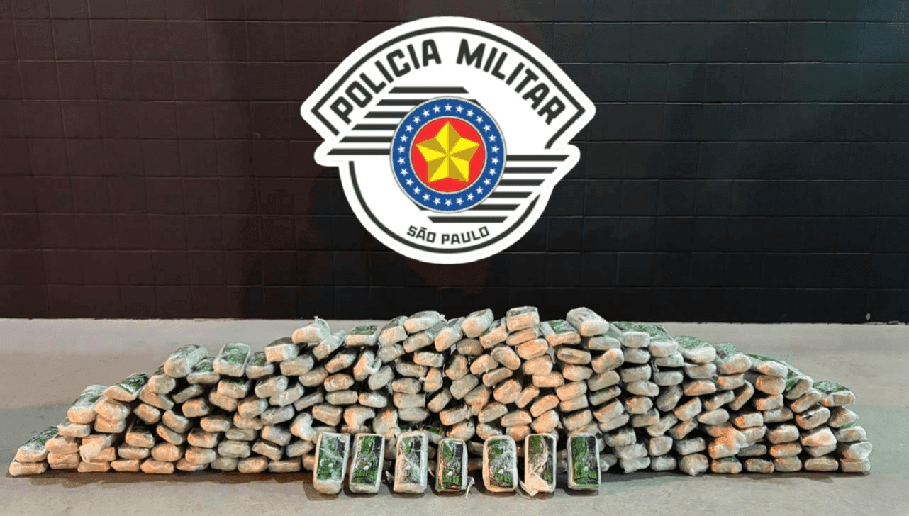 Droga estava escondida nas portas do carro