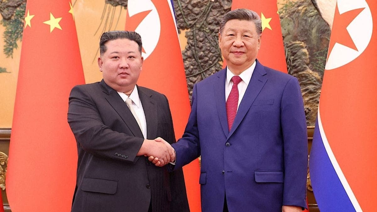 Xi Jinping e Kim Jong Un em Pequim, na China, em 2025